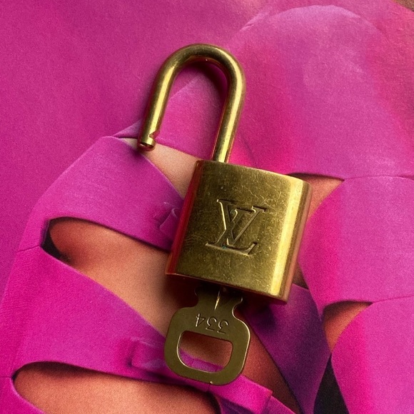 Louis Vuitton lock and key - Picture 7 of 8